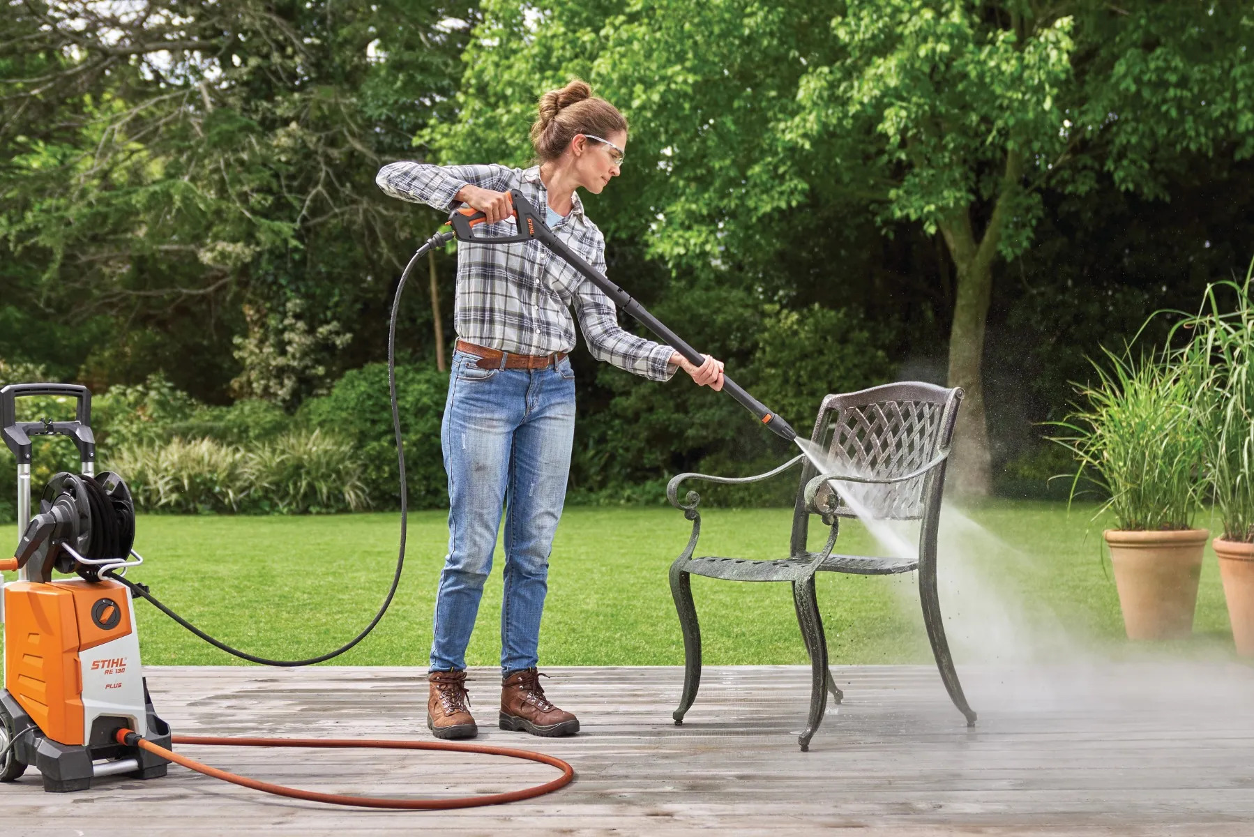 Metal patio chairs cleaning