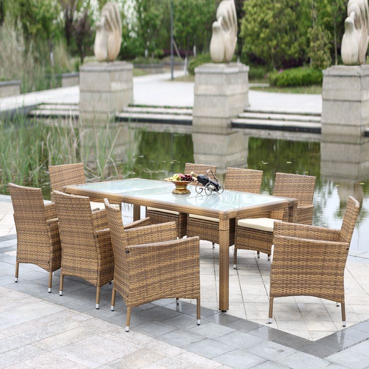 wicker dining table can serve as the centerpiece