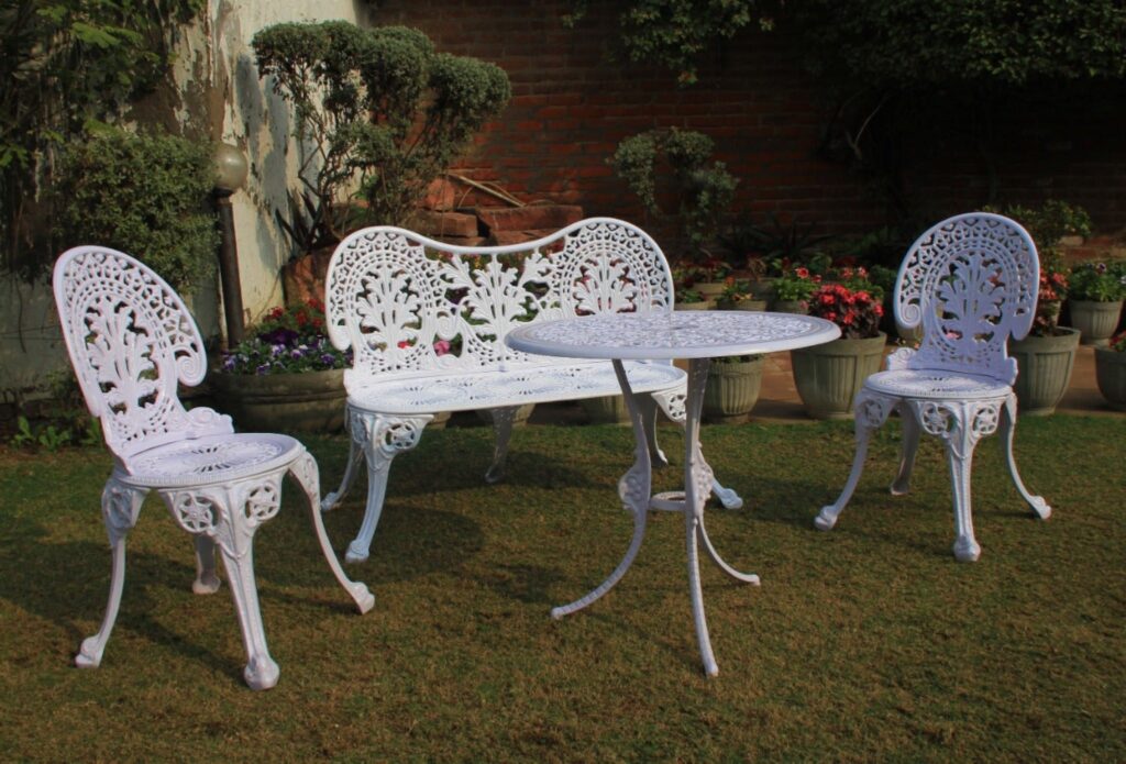 Versatility in Design of Wrought Iron Patio Furniture