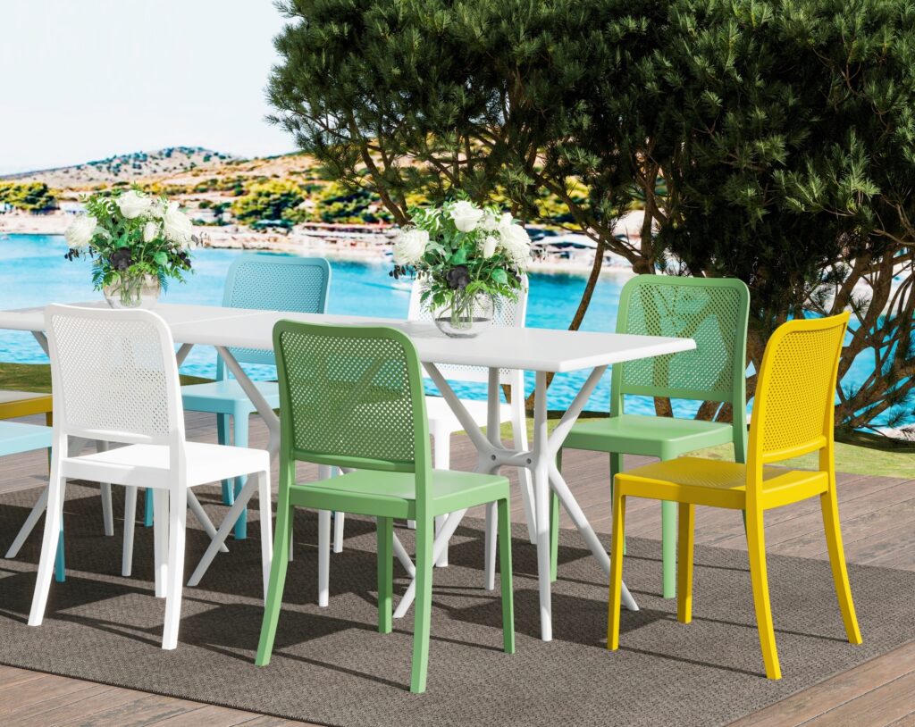 Advantages of Patio Furniture Made of Plastic

