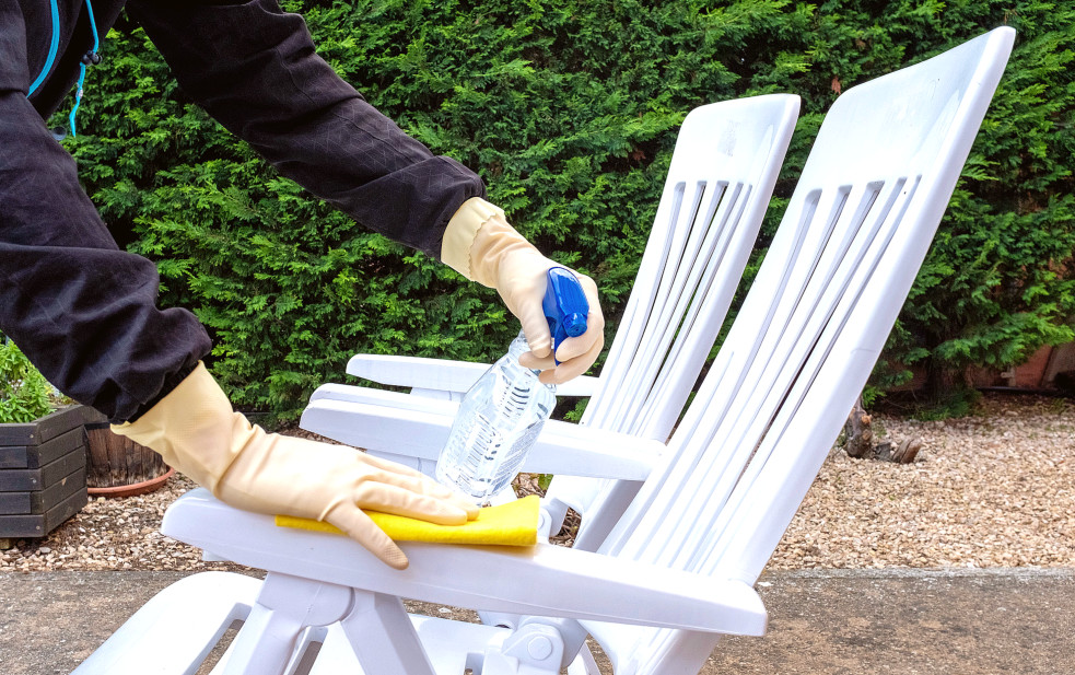 Maintenance of Plastic Patio Furniture