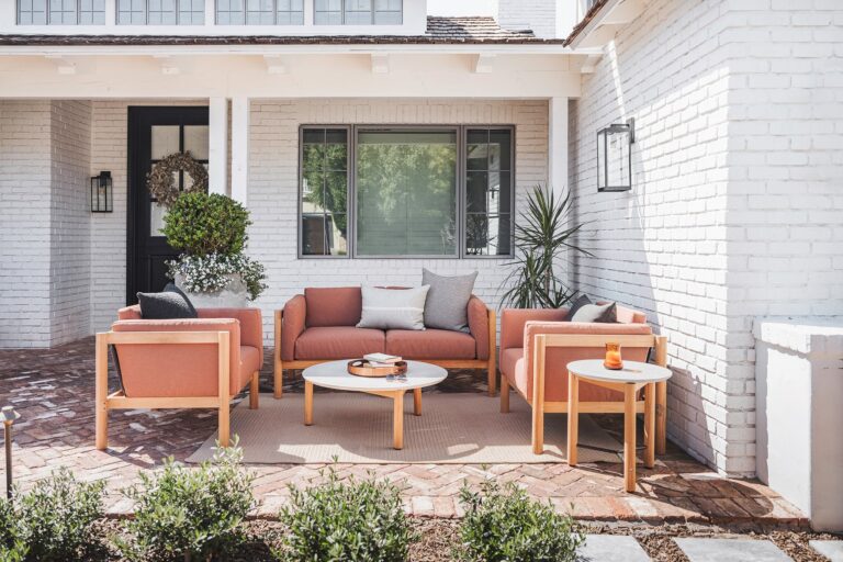 How to Choose the Best High-Top Patio Furniture for Your Home